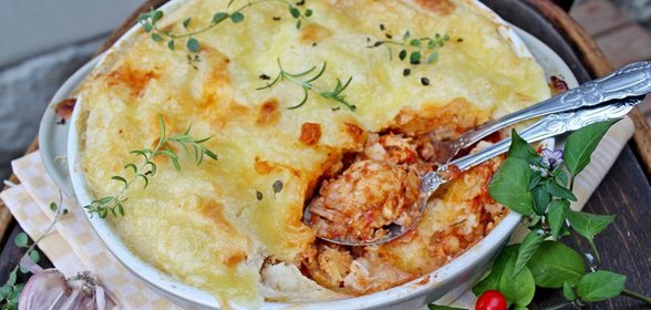 Пирог с курицей и моцареллой