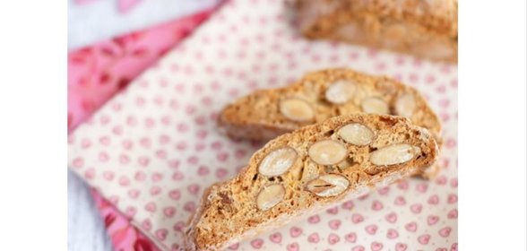 Апельсиновые бискотти с миндалем