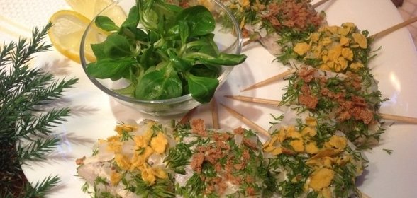 Хрустящая селедка на шпажках