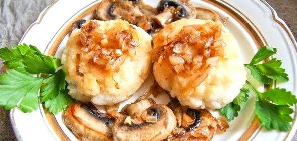 Рисовые котлеты с грибным гарниром