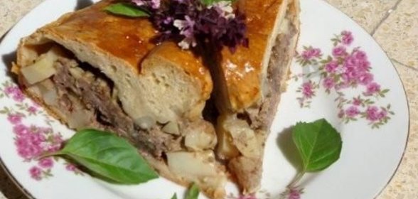 Пирог с картошкой и фаршем в духовке