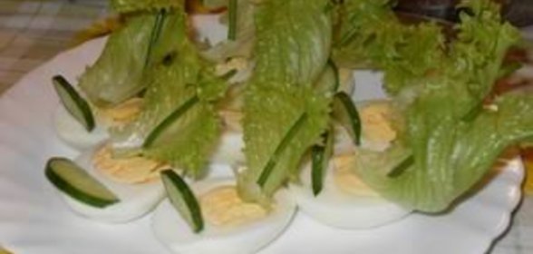 Парусная регата (простой вариант оформления варёных яиц)
