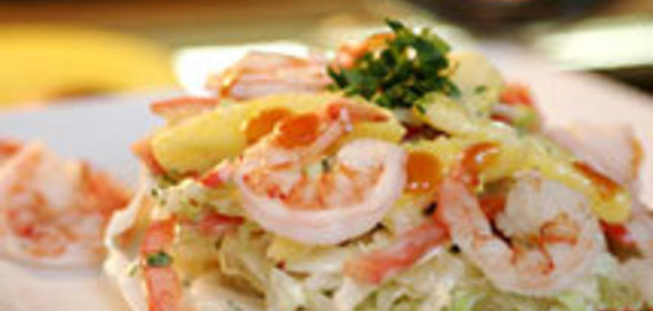 САЛАТ ИЗ КРЕВЕТОК С МАНГО