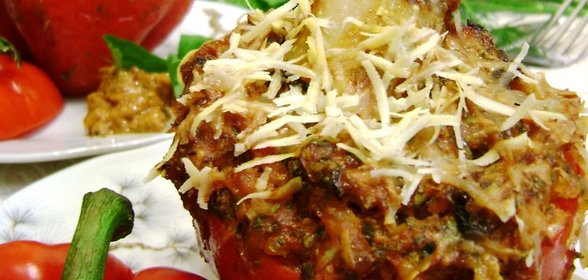 Куриные голени в перце с овощным рисом