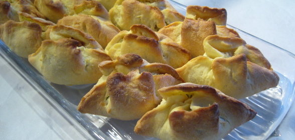 Пирожки с картошкой из песочно-твороженного теста