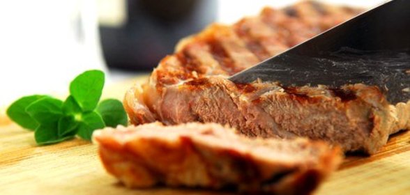 Говяжьи стейки в мандариновом маринаде