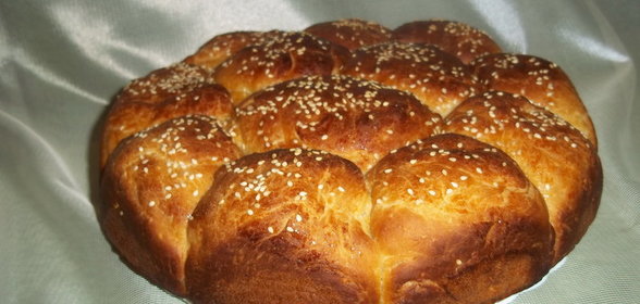 Молочный картофельный хлеб с кунжутом