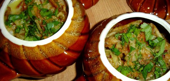 Рыба с овощами в горшочке