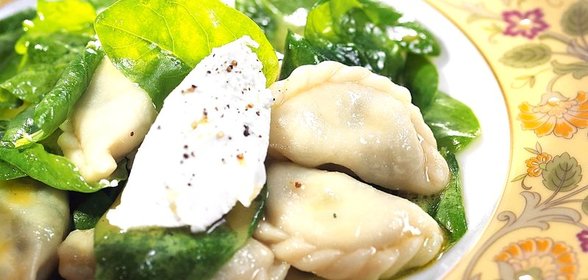 Вареники с творогом и шпинатом