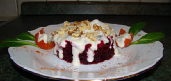 свекла под соусом из сыра с плесенью