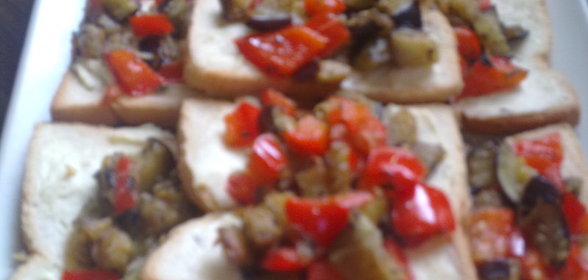 Кростини с баклажанами