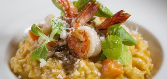 Ризотто с тыквой, креветками и белыми грибами