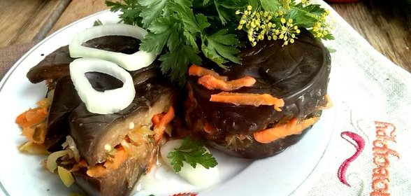 Квашеные баклажаны с морковкой