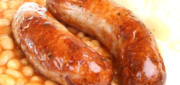 Сосиски с картофельным пюре и винным соусом