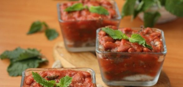 Рыба под фасолево-мятным маринадом