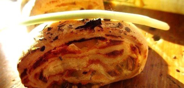 Булочки с творогом и черемшой