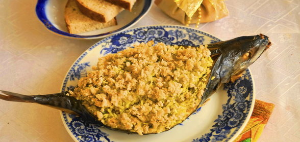 Скумбрия фаршированная ароматным рисом