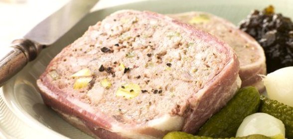 Паштет из свинины с беконом и ветчиной по‑деревенски