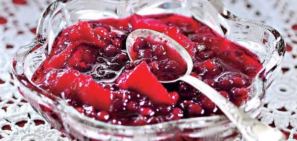 Варенье из яблок и брусники