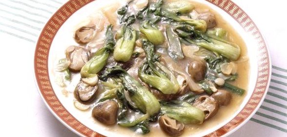 Жареные грибы с пак-чоем (Donggu Pei Shucai)