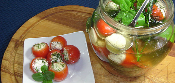 Помидоры черри в ароматном маринаде