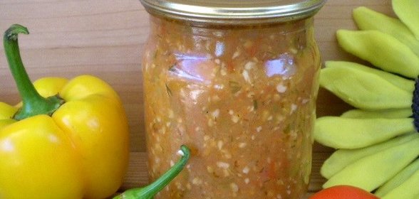 Аджика острая из помидоров и чеснока