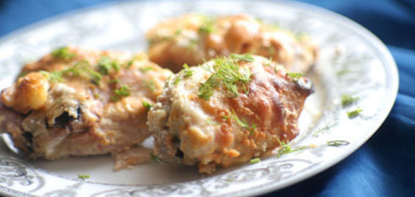 Куриные бедрышки в остром сметанно – сырном соусе
