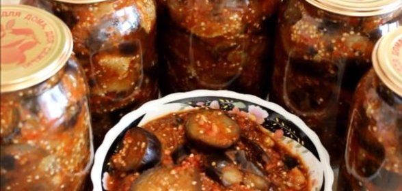 Салат Ленивый огонёк из баклажанов с помидорами (на зиму)