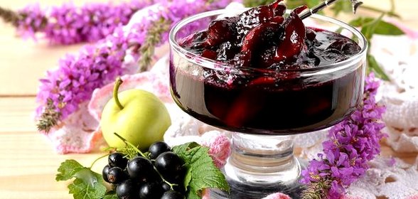 Варенье из чёрной смородины и яблок
