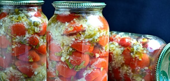 Помидоры маринованные с хреном на зиму