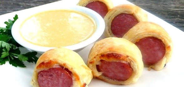 Сосиски в слоеном бездрожжевом тесте
