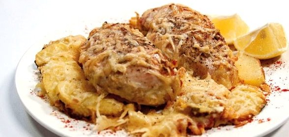 Куриные грудки в сливках под сыром