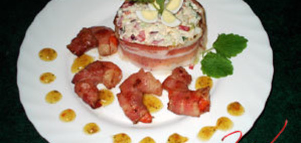 «ВОЯЖ» креветки в беконе с салатом