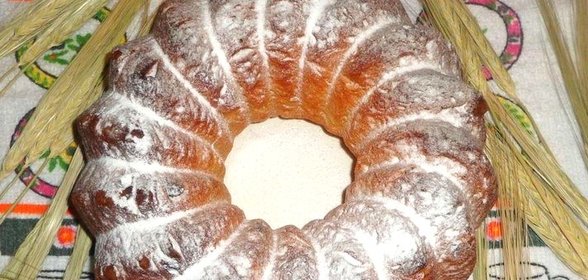 Дрожжевой кекс с изюмом