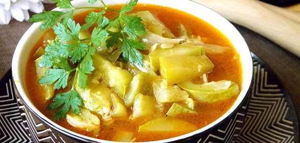 Кабачковая икра с томатным соусом