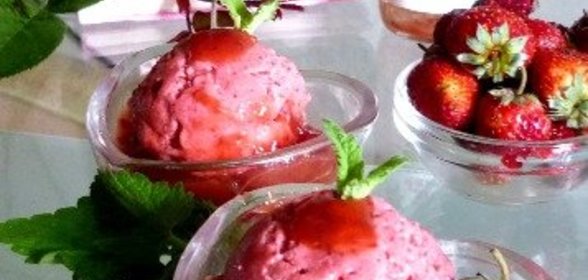 Холодный десерт Клубнично-банановый бриз с конфитюром Darbo