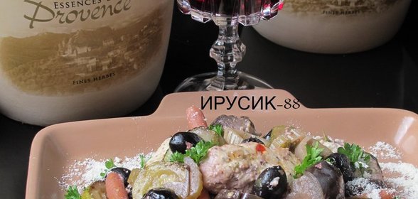 Куриные тефтели с овощами в горшочках