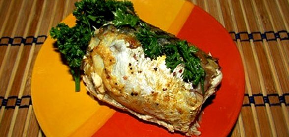 Скумбрия в духовке с луком