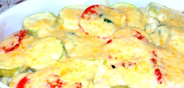 Овощи, запеченные под соусом