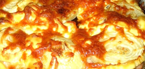 Свинина по‑французски с сыром и луком