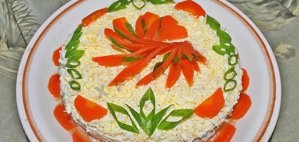 Салат из консервированной скумбрии