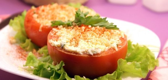Помидоры фаршированные сыром и чесноком