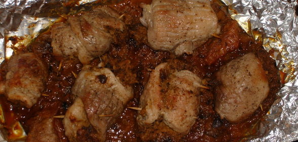 рулетики из свинины с сухофруктами