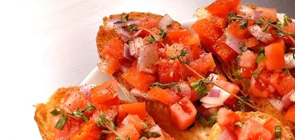 Кростини с помидорами