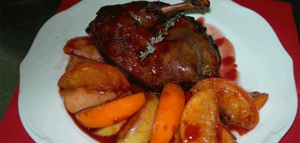 утка с клюквенным соусом