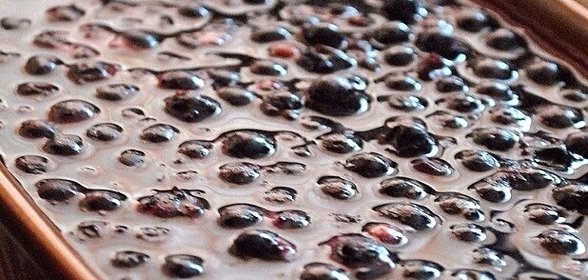 Чизкейк с черной смородинкой