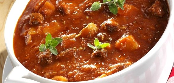 Гуляш с огурцами