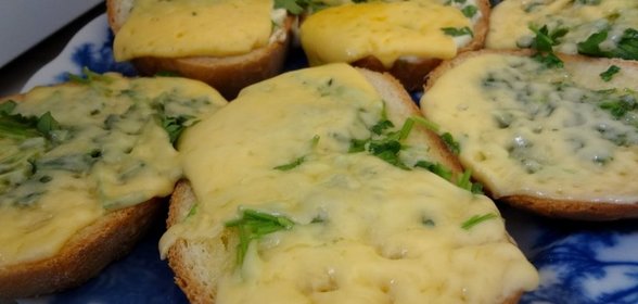 Бутерброды с сыром в микроволновке