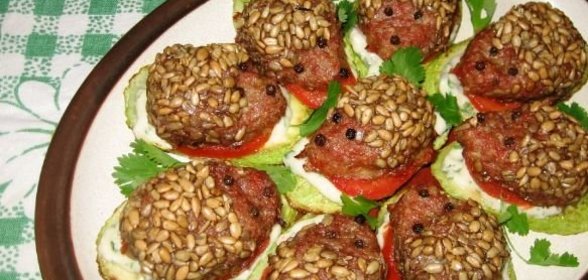 Шпинат с маслом и яйцами