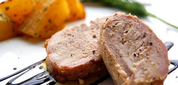 Свинина, запеченная с картошкой
